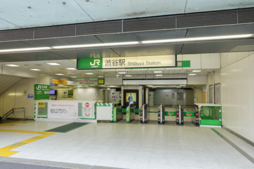 Elevator information for wheelchair users from the west side of JR Shibuya Station to the Hachiko ticket gate