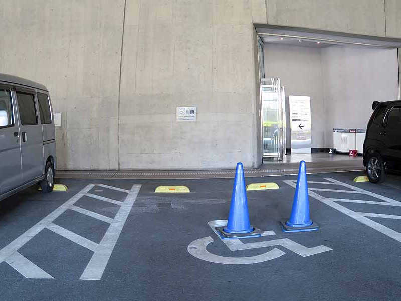駐車場の専用スペース