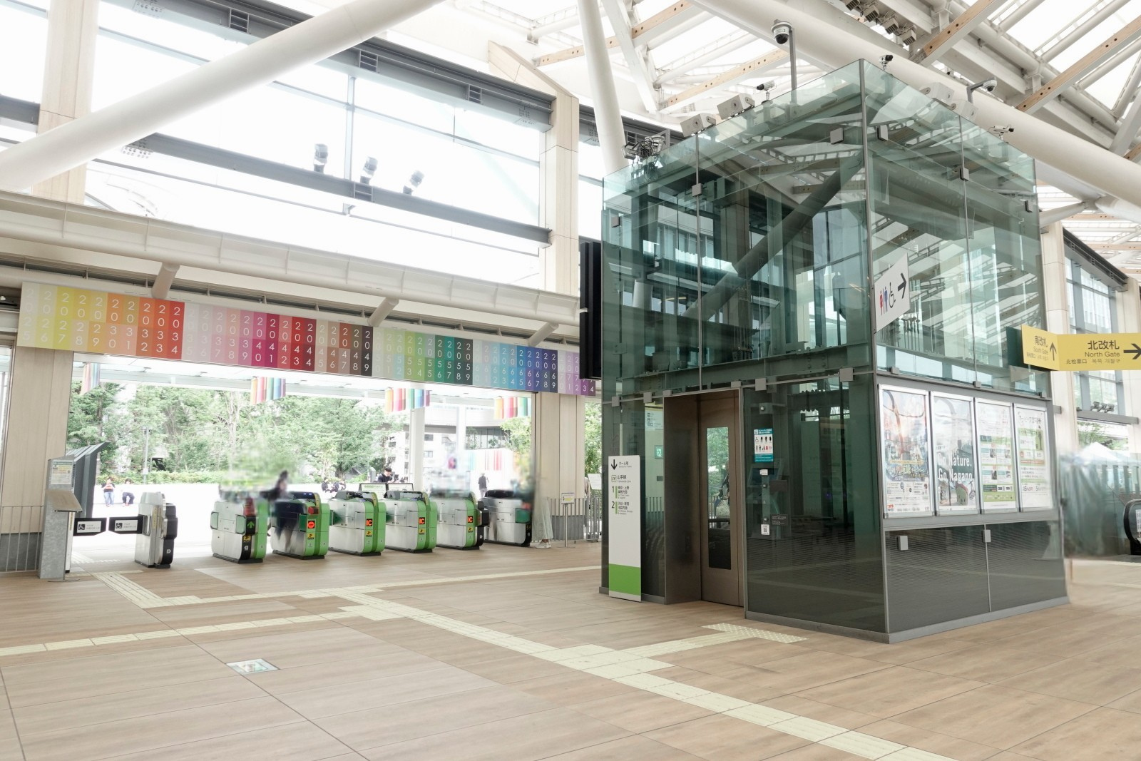 Elevator from ticket gates to platform